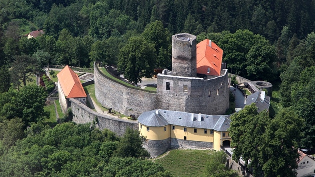 Hrad Svojanov střežil od 13. století hranici mezi Moravou a Čechami. Karel IV. ho zařadil mezi jedenáct nejvýznamnějších českých a moravských hradů, které neměly být nikdy prodány či zastaveny. 