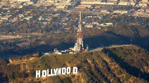 Hollywood rostl do sv role hlavnho msta kinematografie u od roku 1910, kdy zde D. W. Griffith natoil svj prvn film.