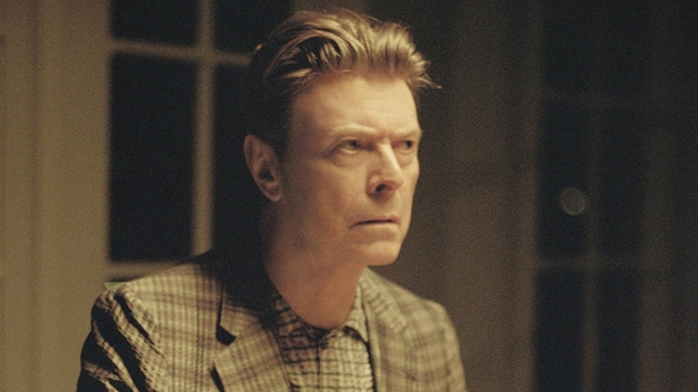 David Bowie v klipu The Stars (Are Out Tonight), v nm si jeho manelku zahrla britsk hereka Tilda Swinton.