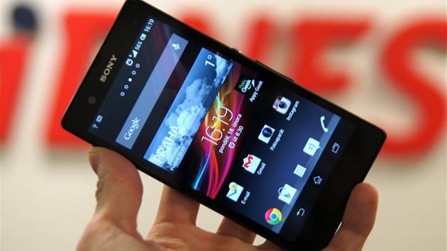 Sony Xperia Z je smartphone odoln vod