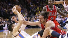 Bojovalo se urputn, výsledek vak byl jednoznaný. Nick Collison z vítzného