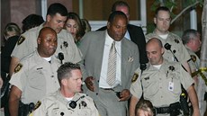Z vra�dy své �eny a jejího milence byl O. J. Simpson v dlouhém a sledovaném