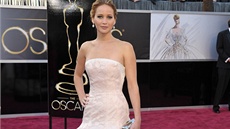 Jennifer Lawrence v atech Dior Haute Couture