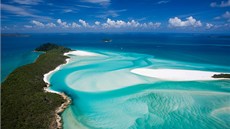 3. Whitehaven Beach, ostrovy Whitsundays, Queensland, Austrálie. Plá, která má...