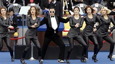 Jihokorejský rapper Psy vystupuje bhem inaugurace prezidentky v Soulu.