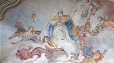 Fresky od F. A. Schefflera z roku 1748 v kostele v Martínkovicích. Restaurátoi za est let obnovili vechny malby, odstraovali vrstvu mastného prachu a museli se vypoádat i s necitlivými zásahy z oprav v roce 1940.