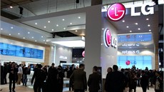 Stánek LG na veletrhu Mobile World Congress v Barcelon�. Oproti stánk�m...
