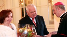 Livia Klausová a prezident Václav Klaus pi louení se zahraniními diplomaty...