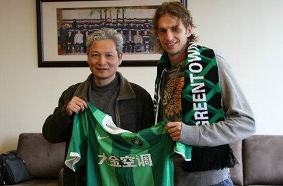 Marek Jarolím (vpravo) si vyzkouší čínskou ligu.