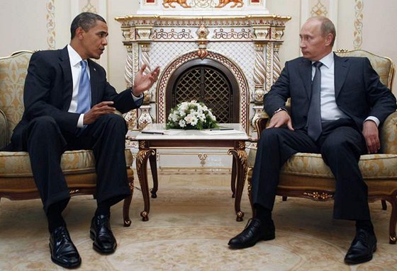 Barack Obama a Vladimir Putin pi setkání v roce 2009.