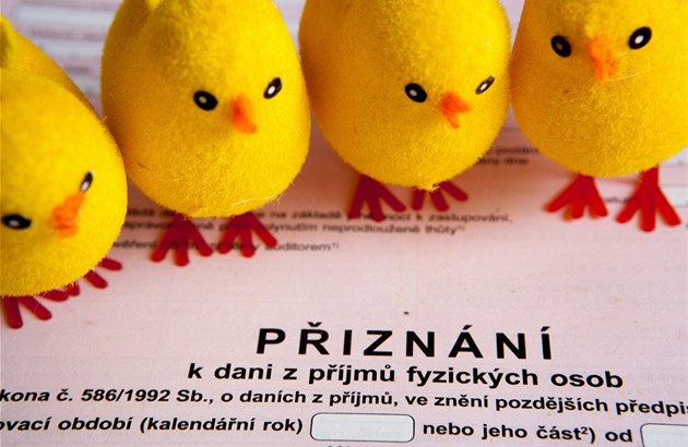Proto�e 31. b�ezna je ned�le a 1. dubna Velikono�ní pond�lí, posunuje se letos termín k odevzdání da�ového p�iznání a zaplacení daní na úterý 2. dubna. Ilustra�ní snímek