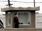 Severokorejtí vojáci na hranicích s ínou (8. bezna 2013)