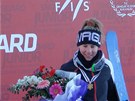 Ester Ledecká po vítzství v paralelním obím slalomu. V Turecku se tak stala