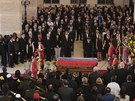 Viceprezident Venezuely Nicolás Maduro bhem pohební ceremonie zesnulého huga