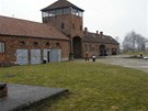 Vchod do tábora Osvtim-Birkenau