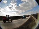 Ve Velkých Bílovicích se sjelo 231 traktor. Vinaská obec pokoila rekord.