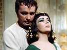 Richard Burton a Elizabeth Taylorová ve filmu Kleopatra (1963)
