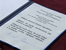 Podpis Miloe Zemana na prezidentském slibu