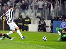 GÓL! Alessandro Matri z Juventusu pekonává Frasera Forstera, brankáe Celtiku