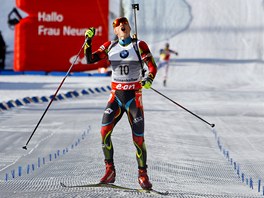 VÍTZ. eský biatlonista Ondej Moravec slaví triumf v závod SP na 15 km s...