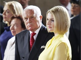 Vclav Klaus a Kateina Zemanov sleduj projev novho prezidenta Miloe...