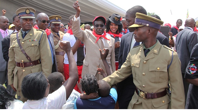 Narozeninov oslava zimbabwskho prezidenta Roberta Mugabeho (4. bezna 2013)