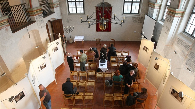 Odhalení nové opony v Zadní synagoze v Třebíči.
