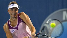 BUM! eská tenistka Karolína Plíková zahrává míek ve finále turnaje v Kuala