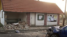 �idi� narazil do autobusové �ekárny v Dolních Rokyt�anech na Ji�ínsku. (5. 3.