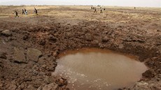 Kráter po dopadu meteoritu u Carancas v Peru