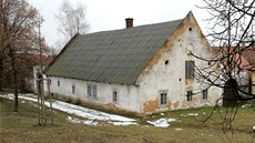 Budovy dvora U Matou u jsou znan zchátralé.