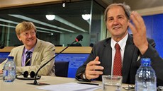 Europoslanec Jo Leinen (na snímku vpravo) je známý svou ostrou kritikou Václava