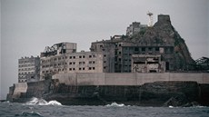 Na ostrov� Ha�ima pracovalo a bydlelo p�es p�t tisíc lidí.