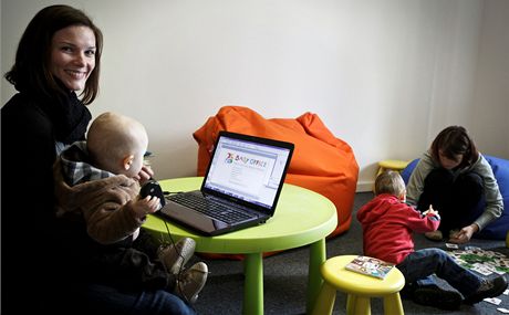 Baby Office: Základní cena za pracovní místo je 50 K, hodina hlídání v