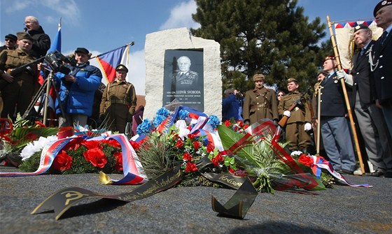 K pomníku prezidenta Ludvíka Svobody do Hroznatína během své návštěvy Vysočiny Miloš Zeman nezavítá. I přes to, že na letošek připadá několik se Svobodou spojených kulatých výročí.
