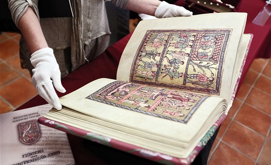 Výstava Stedovká kniha na dosah v Národní knihovn v praském Klementinu.