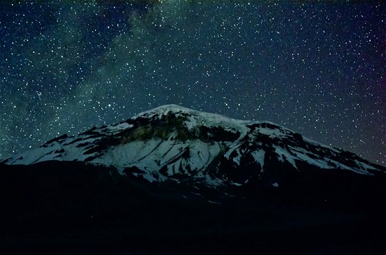 To je ona, nejvyí hora Bolívie Sajama. Pne se do výky 6 542 metr nad moem.