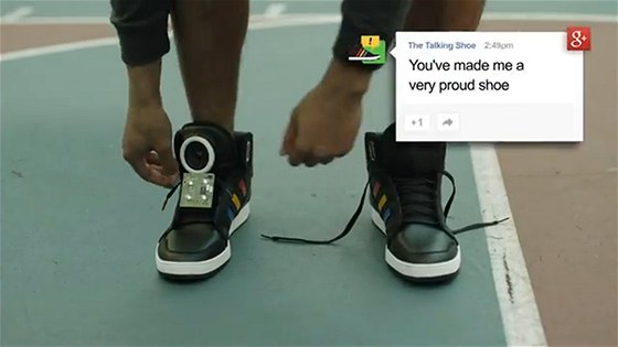 Mluvící boty od Googlu