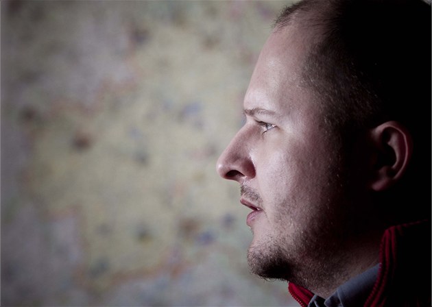 Právník Jaroslav �iroký tvrdí, �e má d�kazy o trestné �innosti politik� a vysokých ú�edník� královéhradeckého hejtmanství.