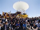 Pracovníci observatoe ALMA zapovali na spoleném snímku pi otevení (13....