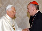 Symbolická fotografie odstoupivího Benedikta XVI. a nového papee Frantika....
