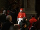 Italský kardinál Angelo Scola bhem úterní me (12. bezna)