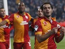 Hamit Altintop z Galatasaray slaví gól na Schalke v odvet osmifinále Ligy