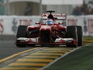 Fernando Alonso z Ferrari na trati Velké ceny Austrálie.