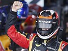 Finský pilot Kimi Räikkönen se raduje ze svého triumfu ve Velké cen Austrálie