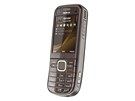 Nokia 6720 Classic mla výbornou výbavu a pevnou kovovou konstrukci
