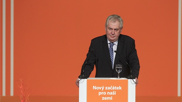 Milo� Zeman na sjezdu �SSD v ostravsk�m Gongu. 