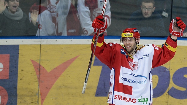 SAMÁ RADOST. Hokejisté Slavie proli do semifinále bez potíí, stelecky se