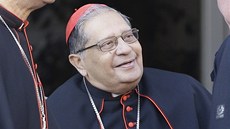 �éf Kongregace pro evangelizaci národ� Ivan Dias (uprost�ed)