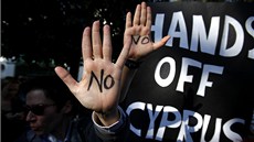 Protesty Kyp�an� proti plánovanému zdan�ní bankovních vklad� (18. b�ezna 2013)